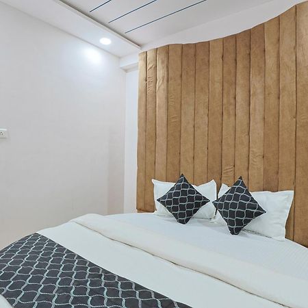 Hotel Monville Group 바도다라 외부 사진
