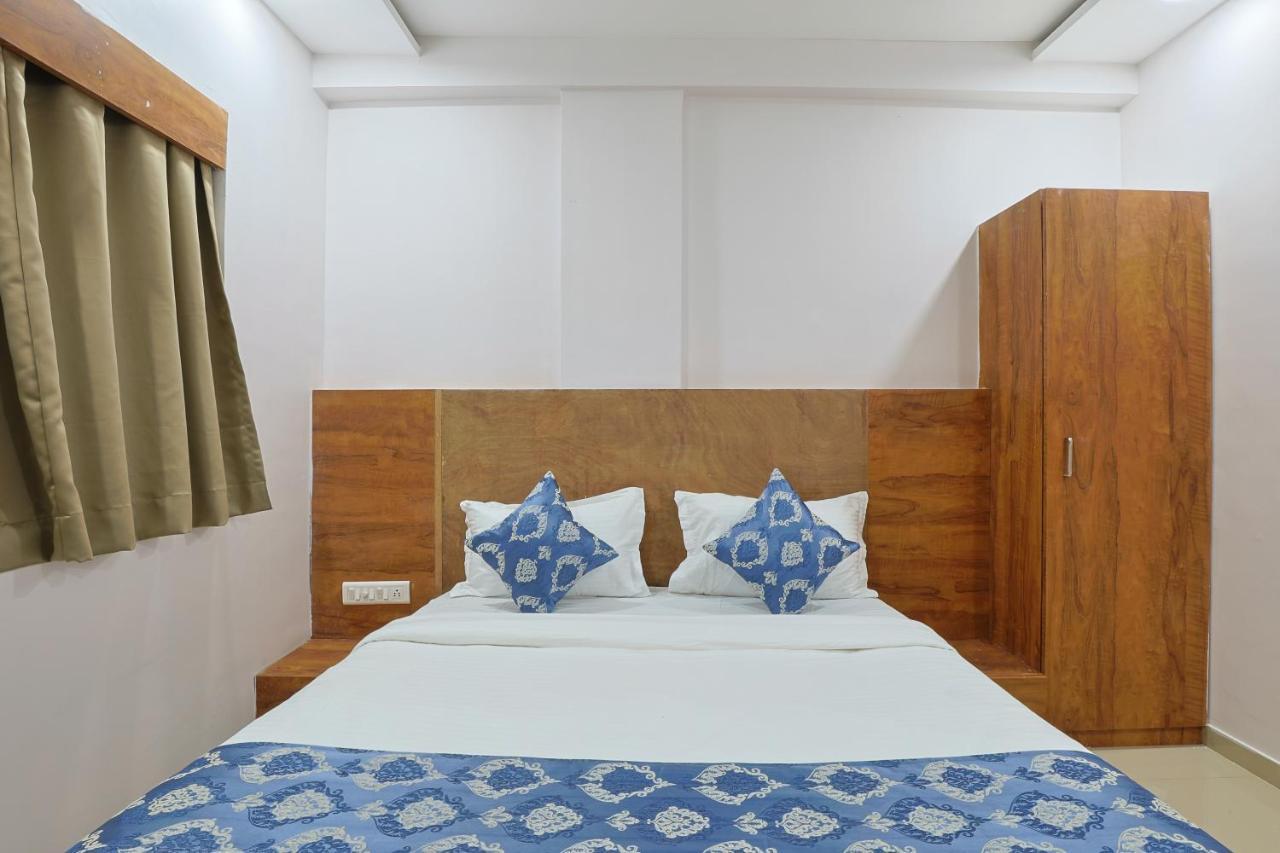 Hotel Monville Group 바도다라 외부 사진