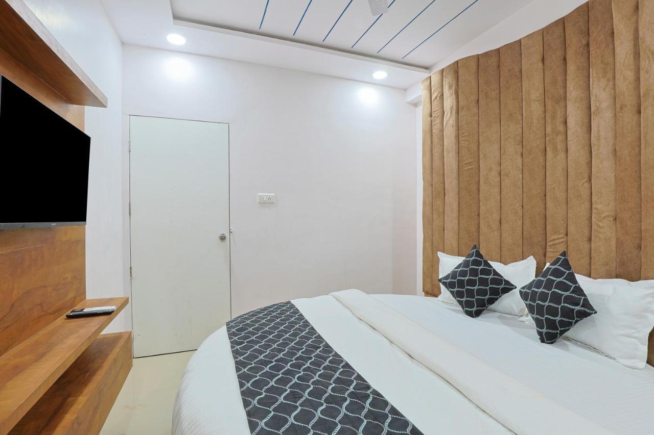Hotel Monville Group 바도다라 외부 사진