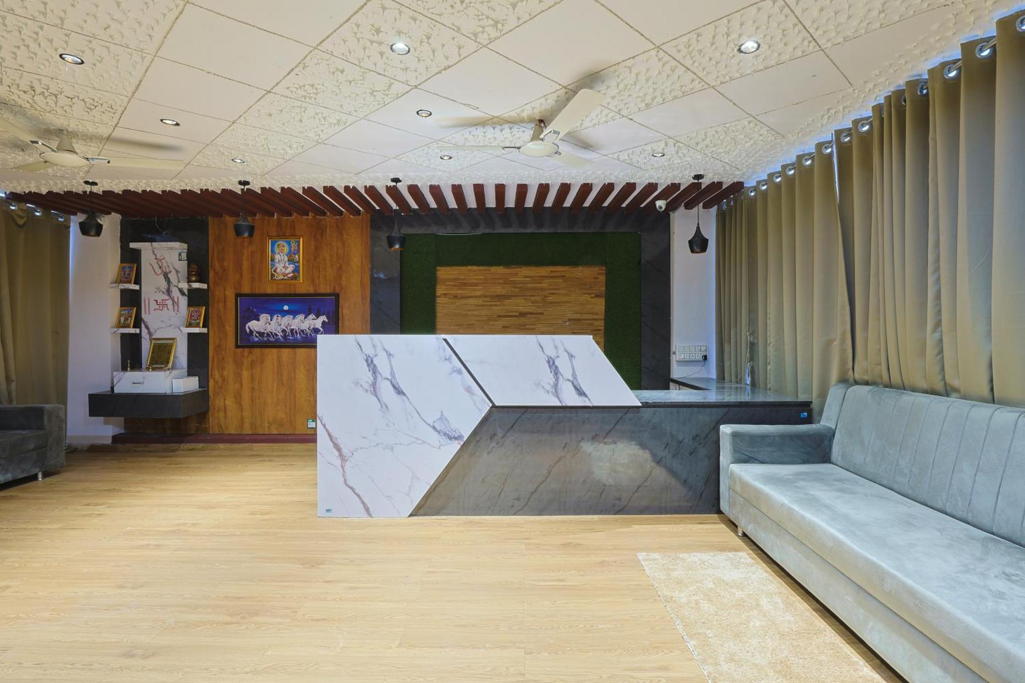 Hotel Monville Group 바도다라 외부 사진